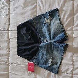 Maternity shorts *size 6